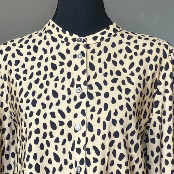 Doris UNTUCKit spotted animal print shirt - Picture 3 of 14